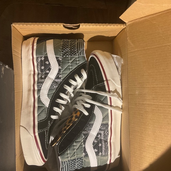 NWT Vans Sk8-Hi Leopard Print Black/White Sneakers – Brand New w/ Box - Picture 5 of 7